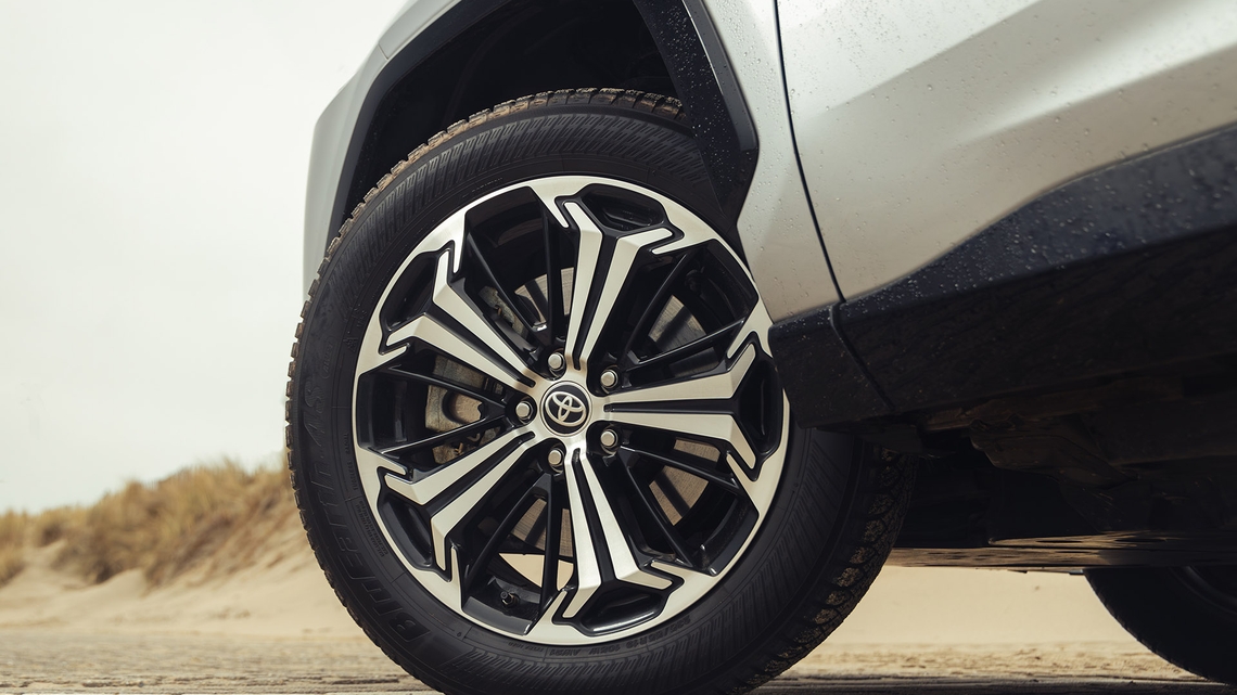 RAV4-Zilvergrijs-exterieur-close-up-wiel