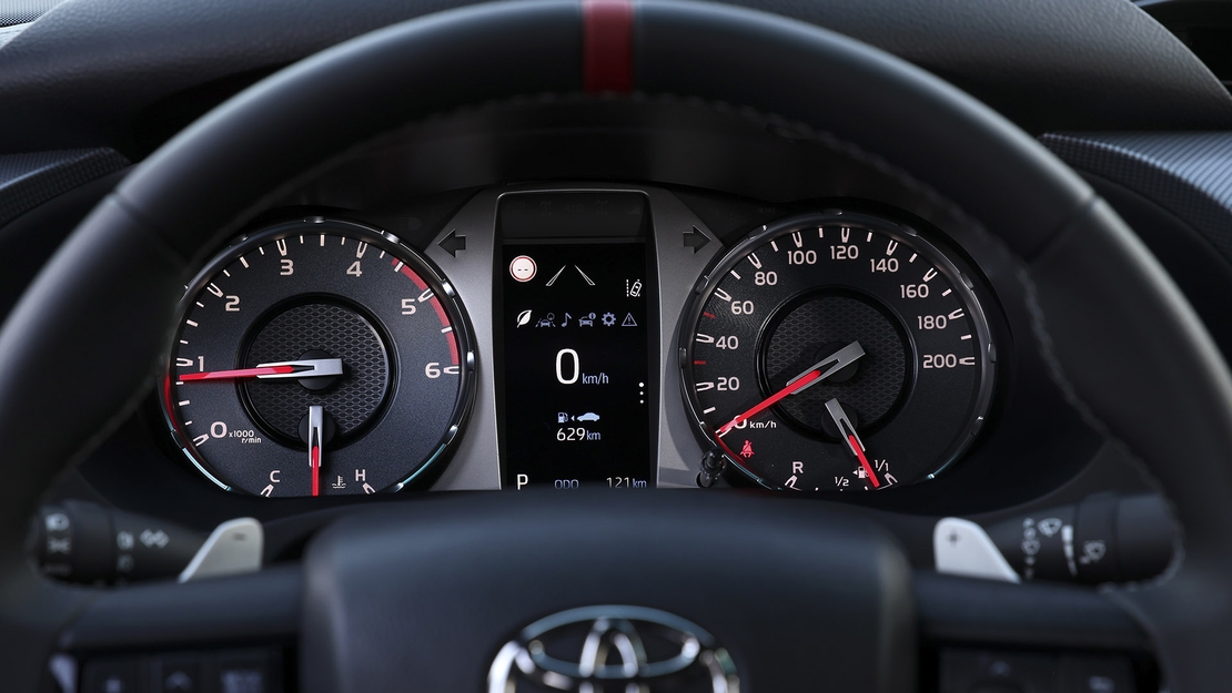 Hilux-GR-SPORT-exterieur-close-up-dashboard-stuur